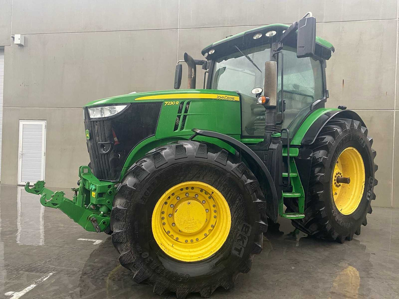 John Deere 7230R - Máy cày: hình 1 John Deere 7230R - Máy cày: hình 1