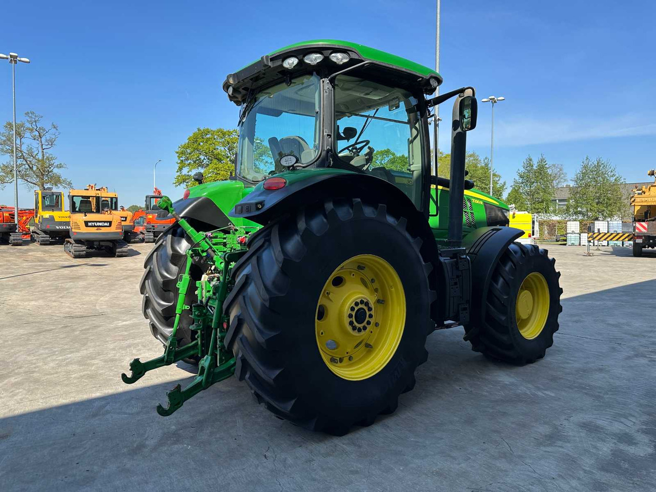 John Deere 7230R - Máy cày: hình 4 John Deere 7230R - Máy cày: hình 4