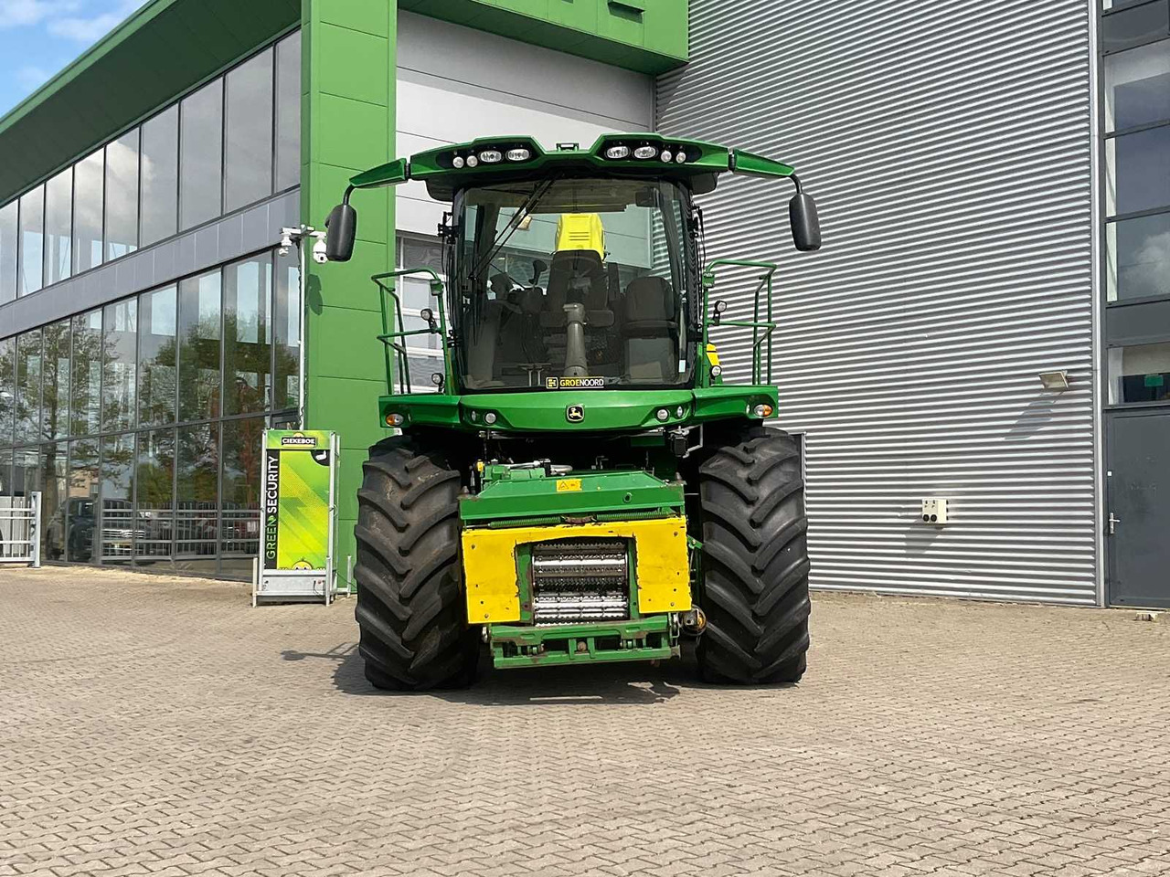 John Deere 8300i - Máy gặt đập thức ăn gia súc: hình 5 John Deere 8300i - Máy gặt đập thức ăn gia súc: hình 5