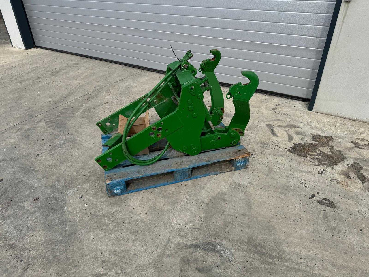John Deere - Máy chất hàng trước cho máy cày: hình 1 John Deere - Máy chất hàng trước cho máy cày: hình 1