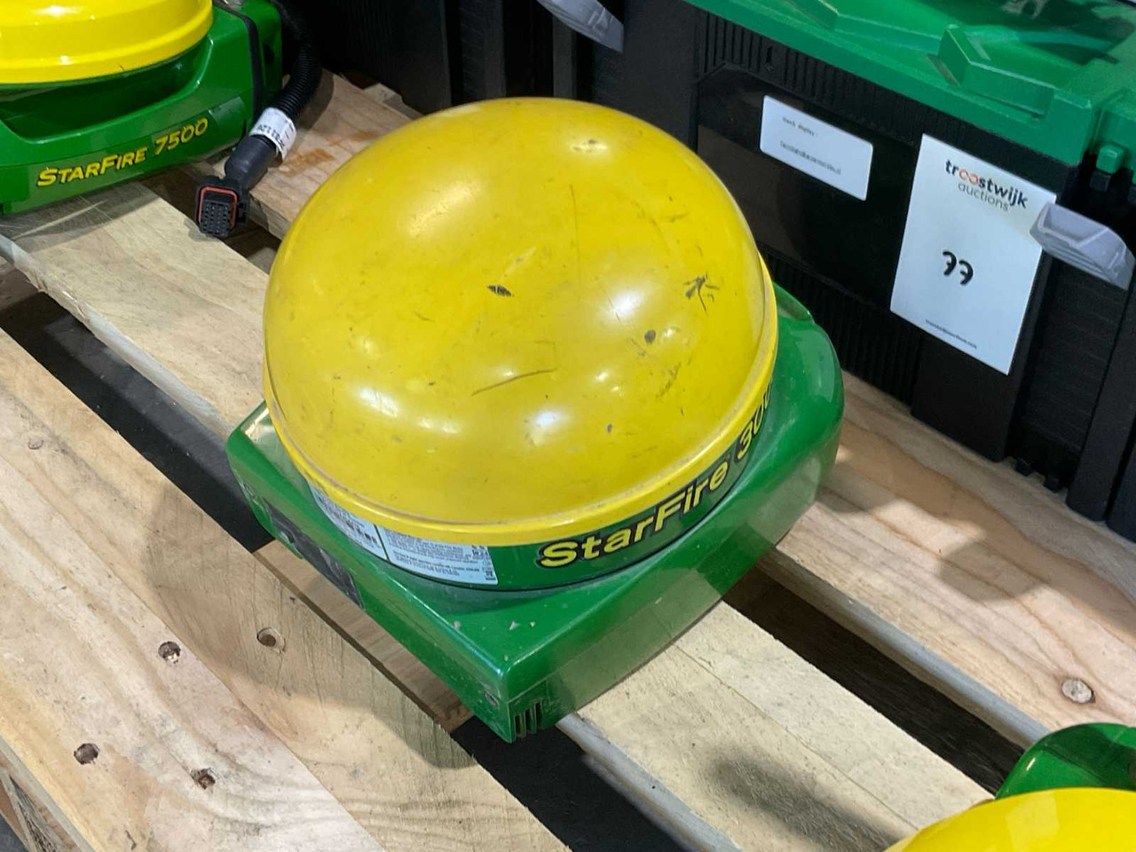 John Deere StarFire 3000 / G5 Universal - Máy chất hàng trước cho máy cày: hình 4 John Deere StarFire 3000 / G5 Universal - Máy chất hàng trước cho máy cày: hình 4