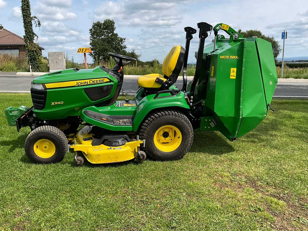 John Deere X940 - Máy cắt cỏ vườn: hình 3 John Deere X940 - Máy cắt cỏ vườn: hình 3