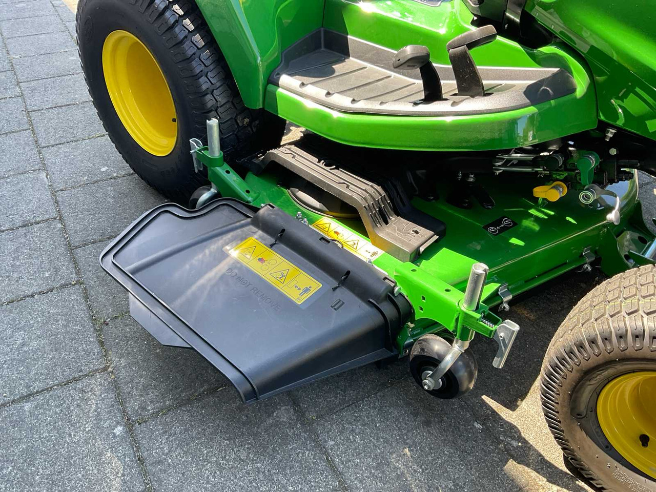 John Deere X940 - Máy cắt cỏ vườn: hình 4 John Deere X940 - Máy cắt cỏ vườn: hình 4