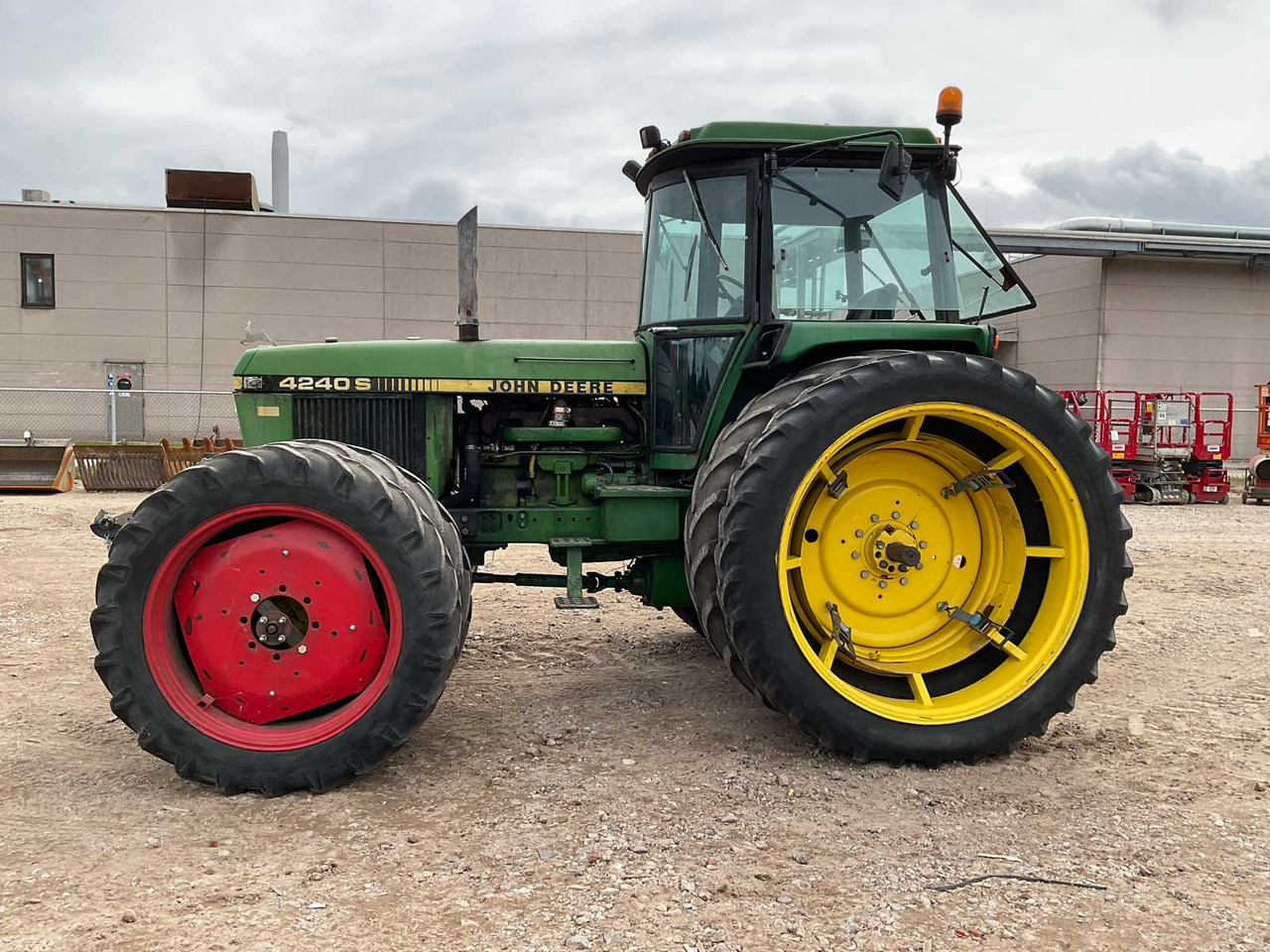 John deere 4240S - Máy cày: hình 3 John deere 4240S - Máy cày: hình 3