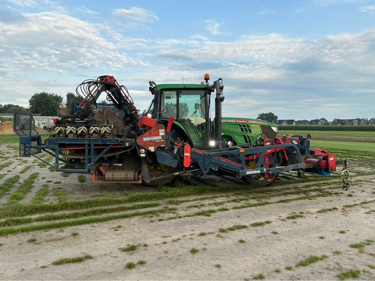 John deere 6105 M - Trang thiết bị dàn trải: hình 2 John deere 6105 M - Trang thiết bị dàn trải: hình 2