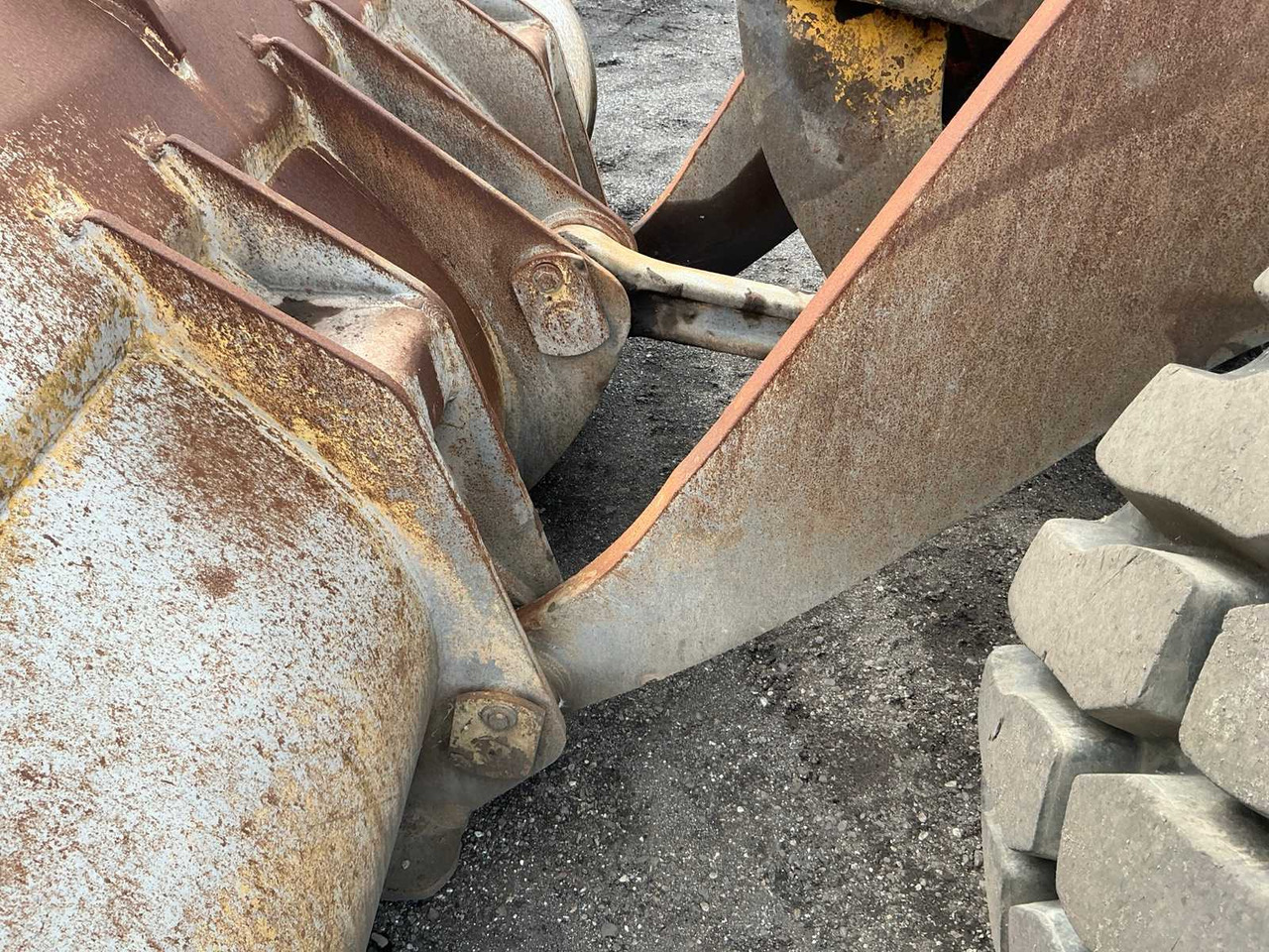 Máy xúc lật bánh lốp KOMATSU WA380 SHOVEL: hình 18 Máy xúc lật bánh lốp KOMATSU WA380 SHOVEL: hình 18