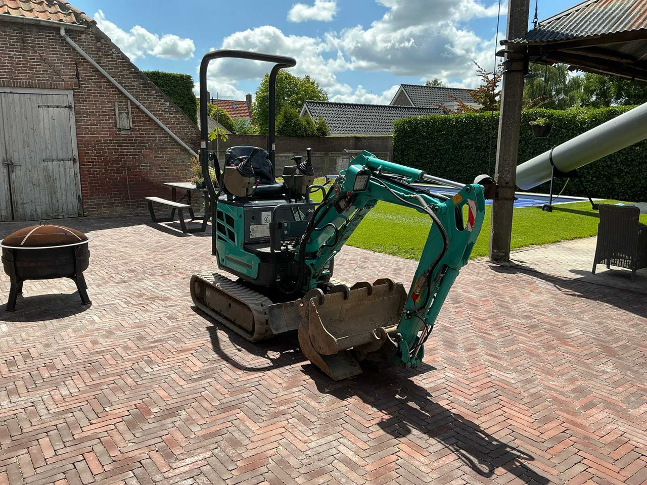 Kobelco SK10SR-2 - Máy xúc mini: hình 3 Kobelco SK10SR-2 - Máy xúc mini: hình 3