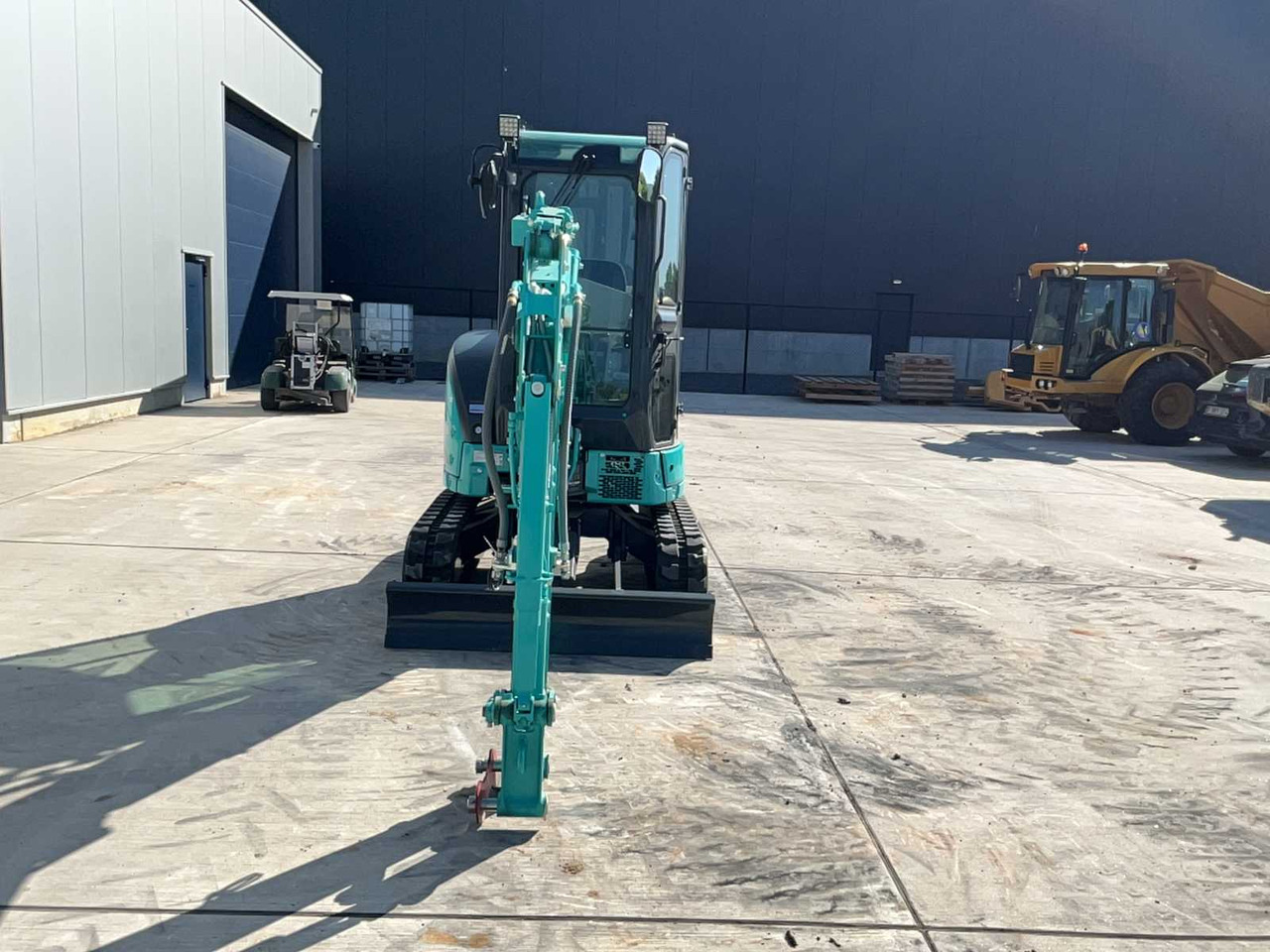 Kobelco SK25SR-6E - Máy xúc mini: hình 2 Kobelco SK25SR-6E - Máy xúc mini: hình 2