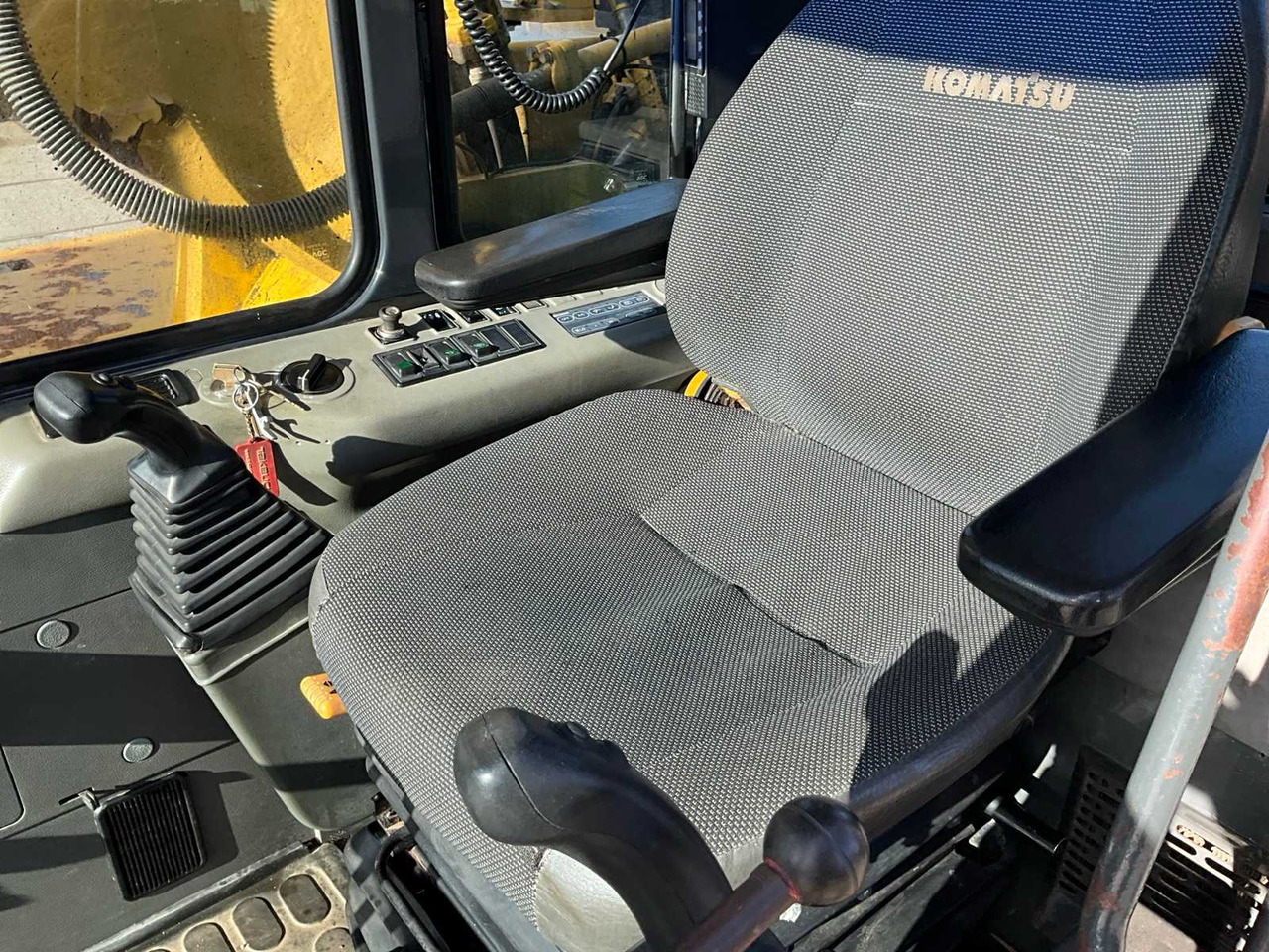 Máy xúc bánh xích Komatsu Active PC240LC: hình 15 Máy xúc bánh xích Komatsu Active PC240LC: hình 15