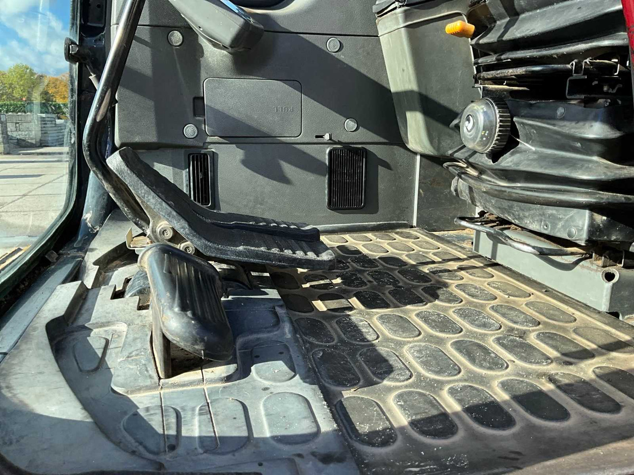 Máy xúc bánh xích Komatsu Active PC240LC: hình 13 Máy xúc bánh xích Komatsu Active PC240LC: hình 13