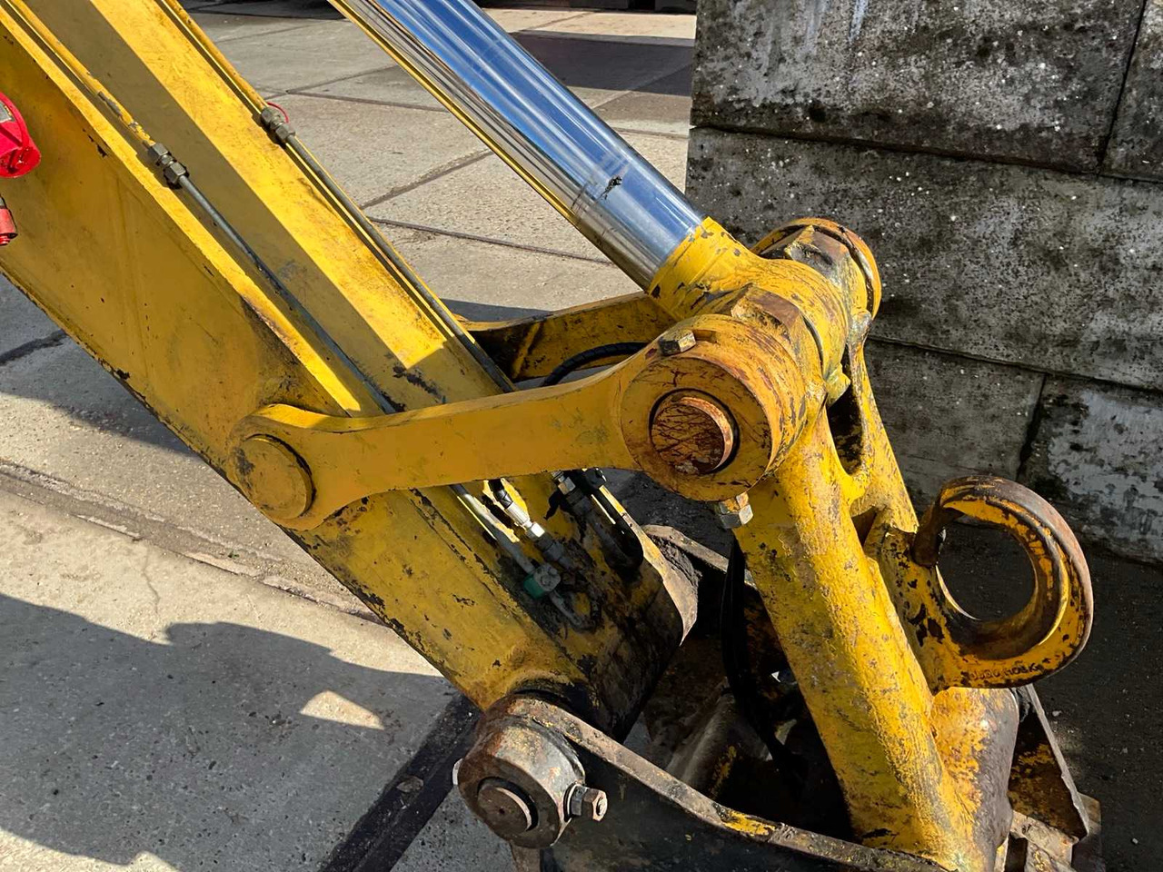 Máy xúc bánh xích Komatsu Active PC240LC: hình 28 Máy xúc bánh xích Komatsu Active PC240LC: hình 28