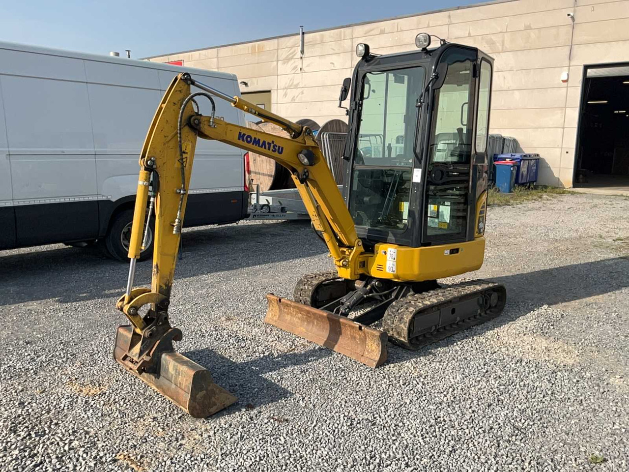 Komatsu PC16R HS - Máy xúc mini: hình 1 Komatsu PC16R HS - Máy xúc mini: hình 1