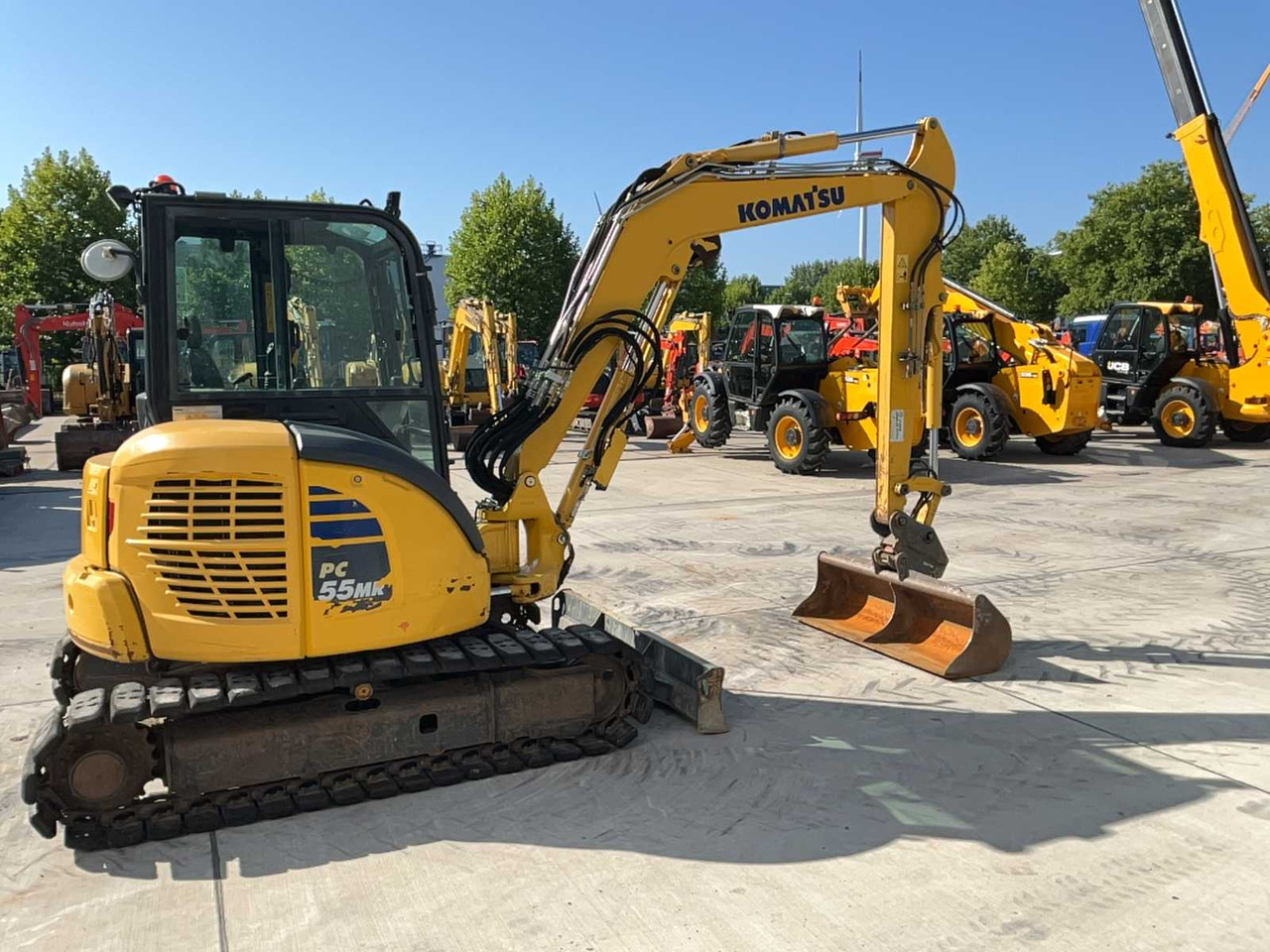Komatsu PC55MR-5M0 - Máy xúc bánh xích: hình 4 Komatsu PC55MR-5M0 - Máy xúc bánh xích: hình 4