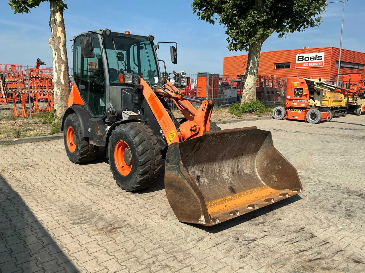 Komatsu WA-70-7 - Máy xúc lật bánh lốp: hình 4 Komatsu WA-70-7 - Máy xúc lật bánh lốp: hình 4