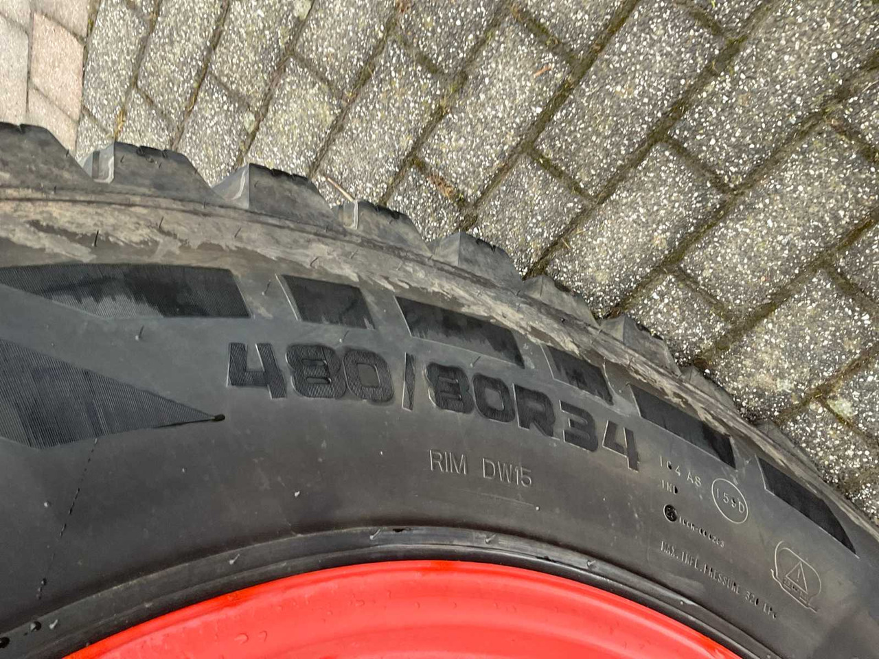 Máy cày Kubota 2020 KUBOTA M5111 FOUR WHEEL DRIVE FARM TRACTOR: hình 17 Máy cày Kubota 2020 KUBOTA M5111 FOUR WHEEL DRIVE FARM TRACTOR: hình 17