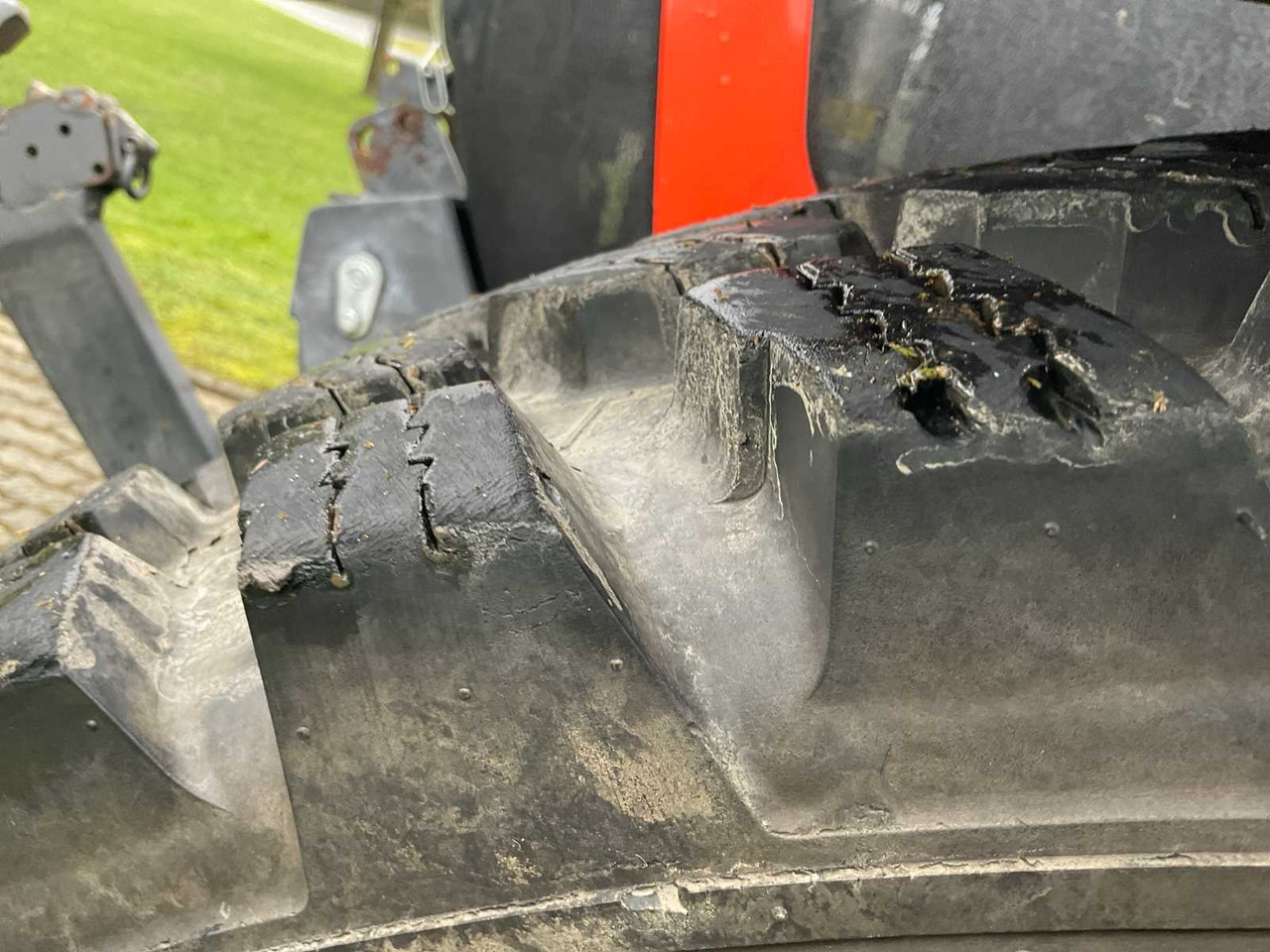 Máy cày Kubota 2020 KUBOTA M5111 FOUR WHEEL DRIVE FARM TRACTOR: hình 12 Máy cày Kubota 2020 KUBOTA M5111 FOUR WHEEL DRIVE FARM TRACTOR: hình 12