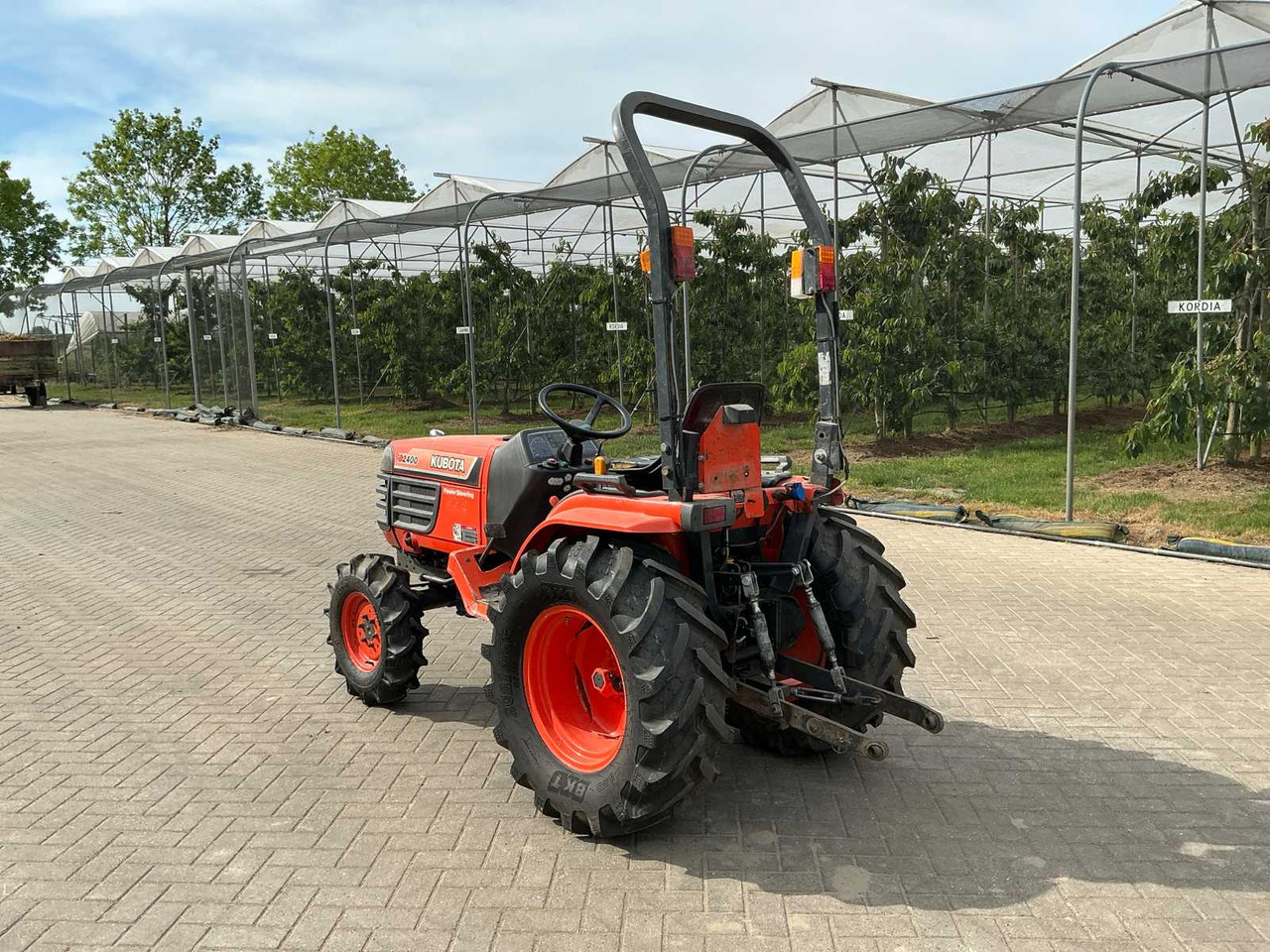 Kubota B2400 - Máy cày mini: hình 3 Kubota B2400 - Máy cày mini: hình 3