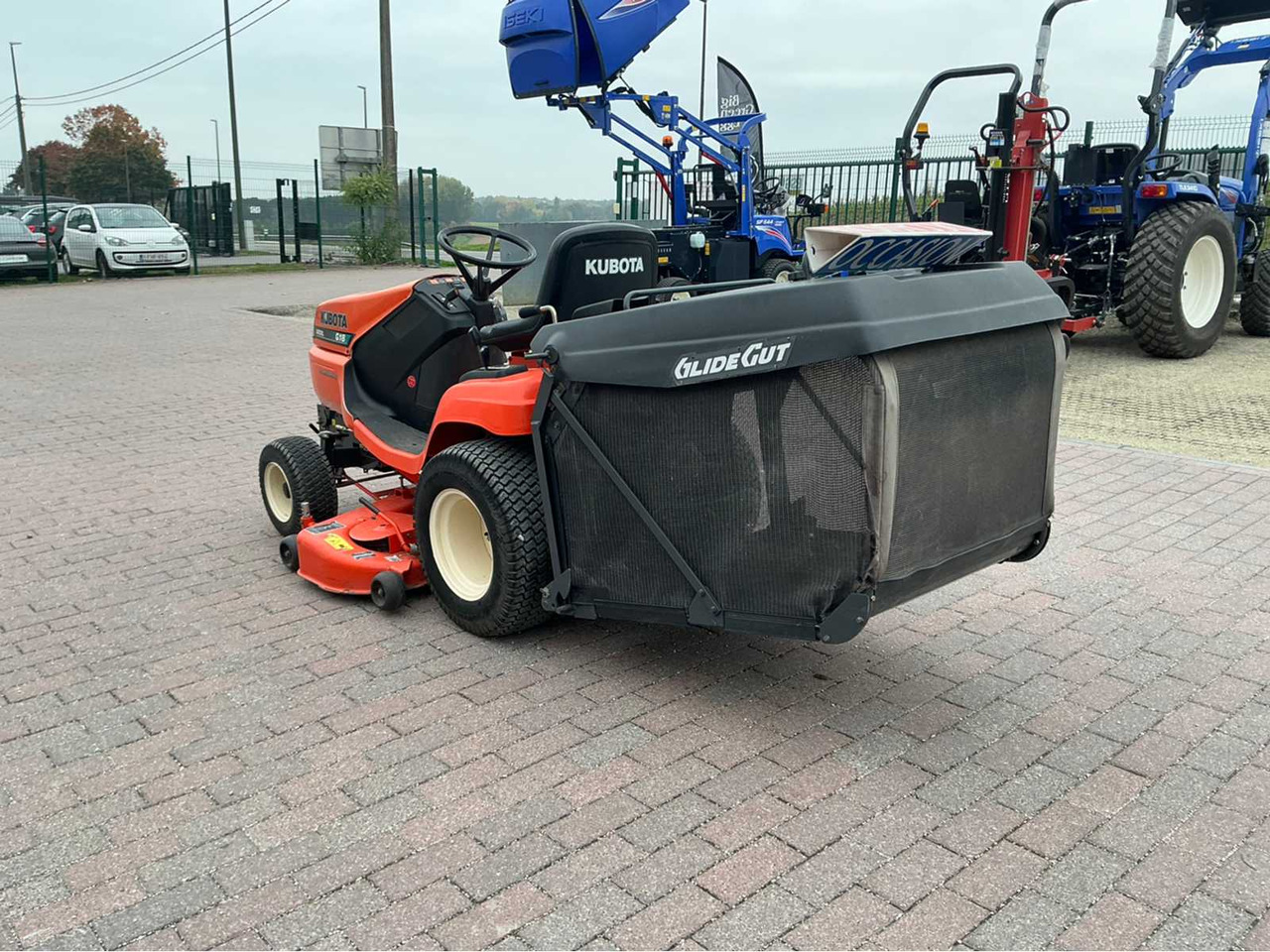 Kubota G18 Tondeuse autoportée - Dàn băm cỏ/ Mulcher: hình 4 Kubota G18 Tondeuse autoportée - Dàn băm cỏ/ Mulcher: hình 4
