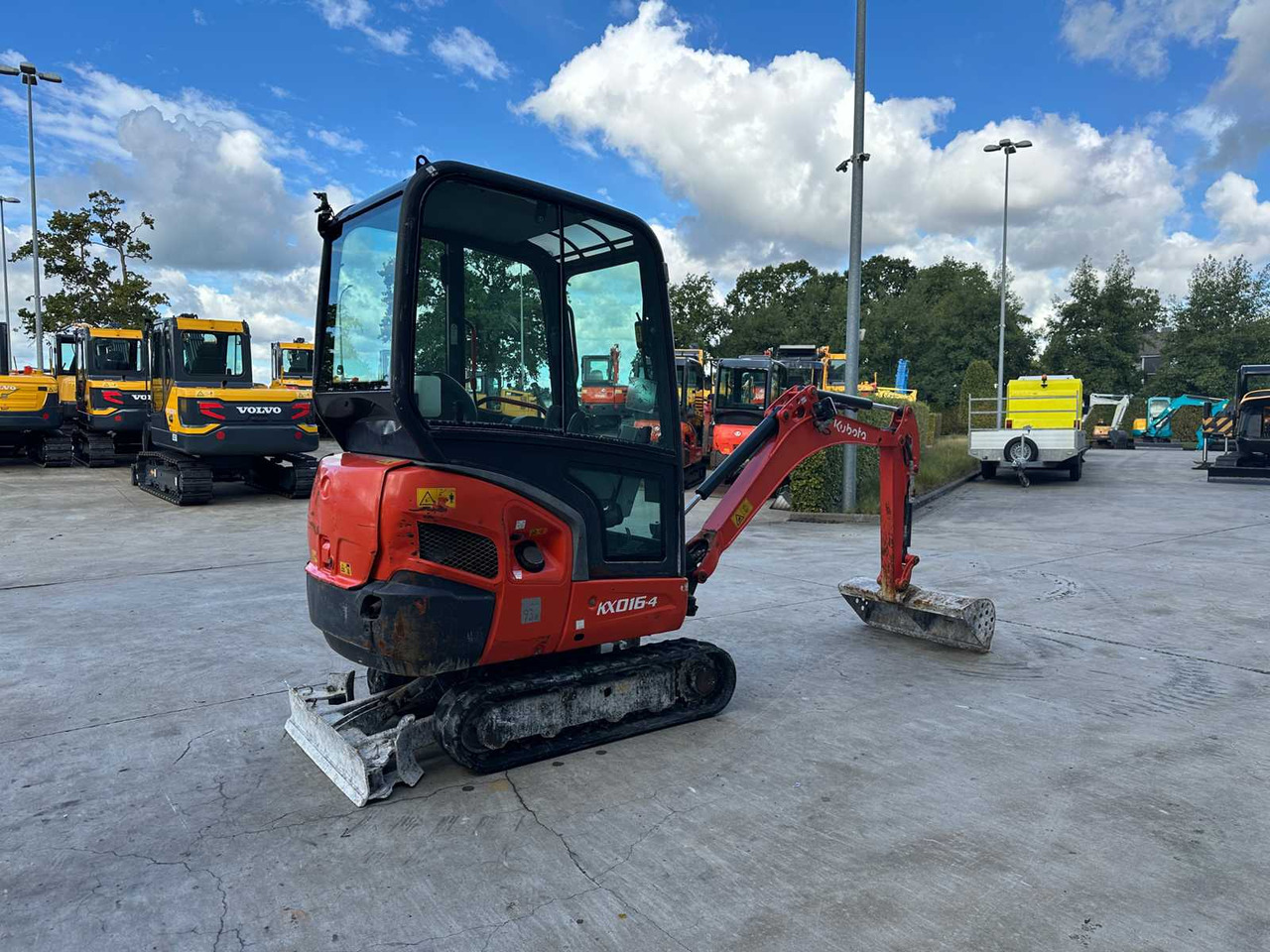 Kubota KX016-4 - Máy xúc bánh xích: hình 4 Kubota KX016-4 - Máy xúc bánh xích: hình 4
