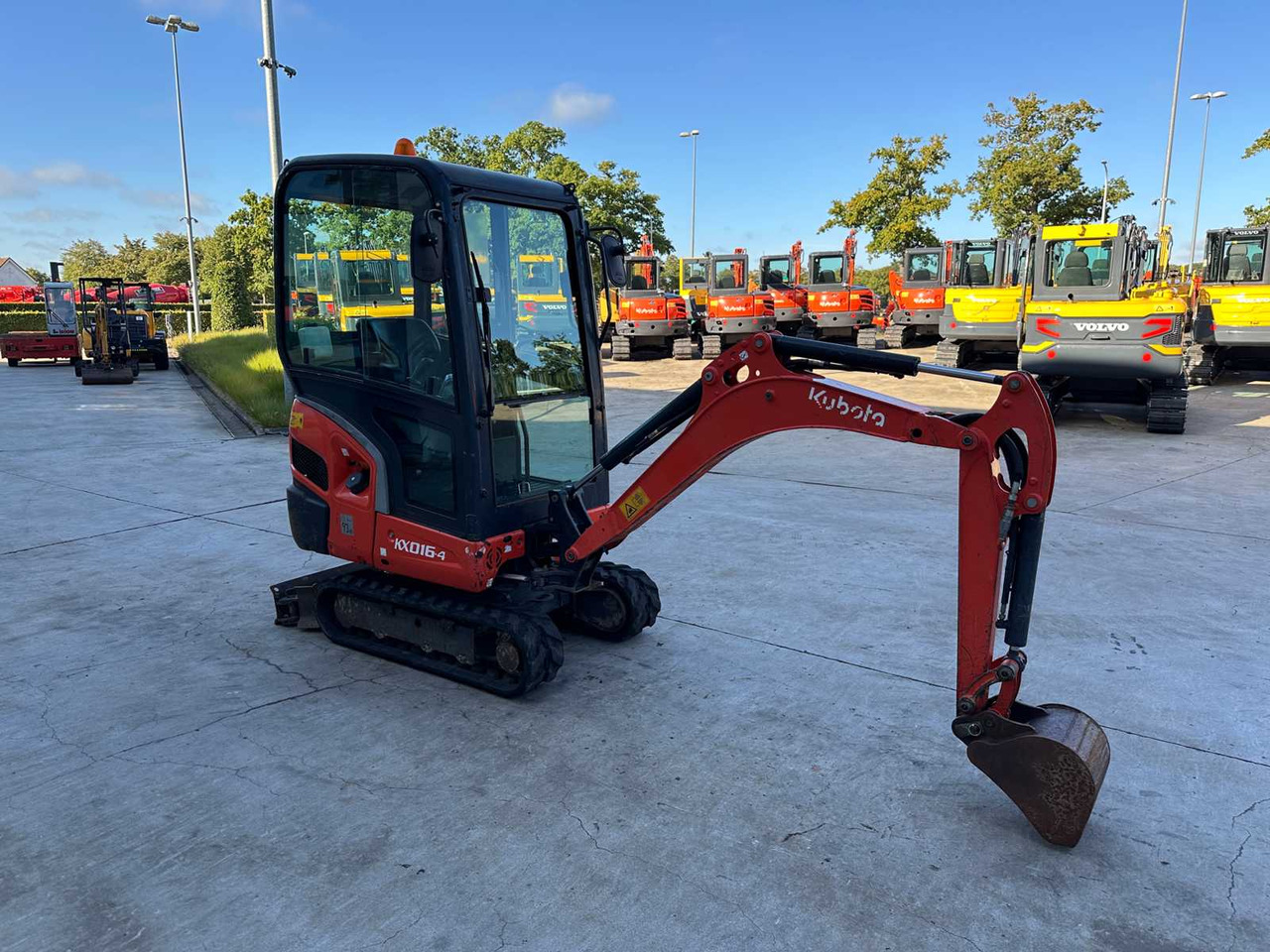 Kubota KX016-4 - Máy xúc bánh xích: hình 3 Kubota KX016-4 - Máy xúc bánh xích: hình 3
