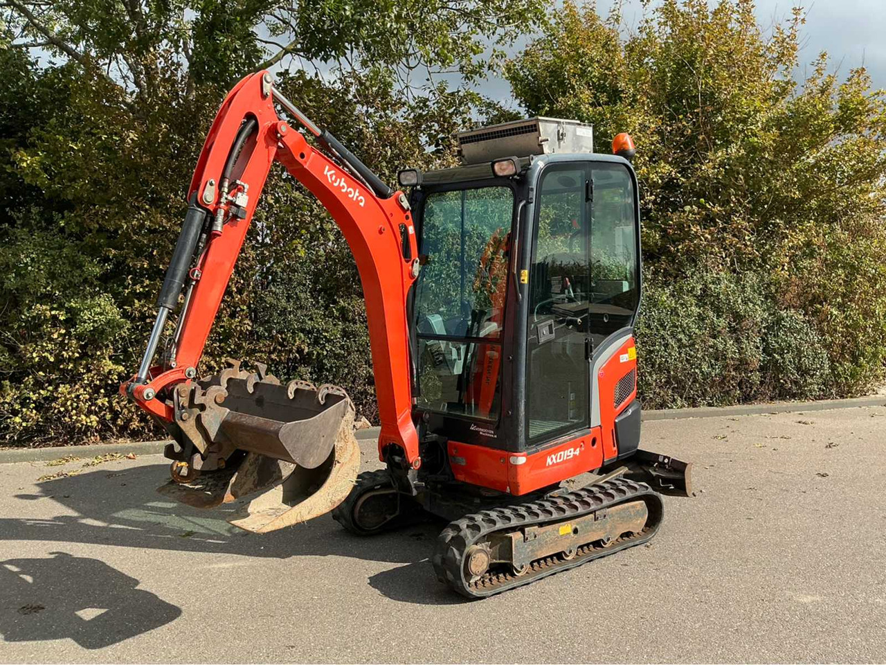 Kubota KX019-4 - Máy xúc mini: hình 1 Kubota KX019-4 - Máy xúc mini: hình 1