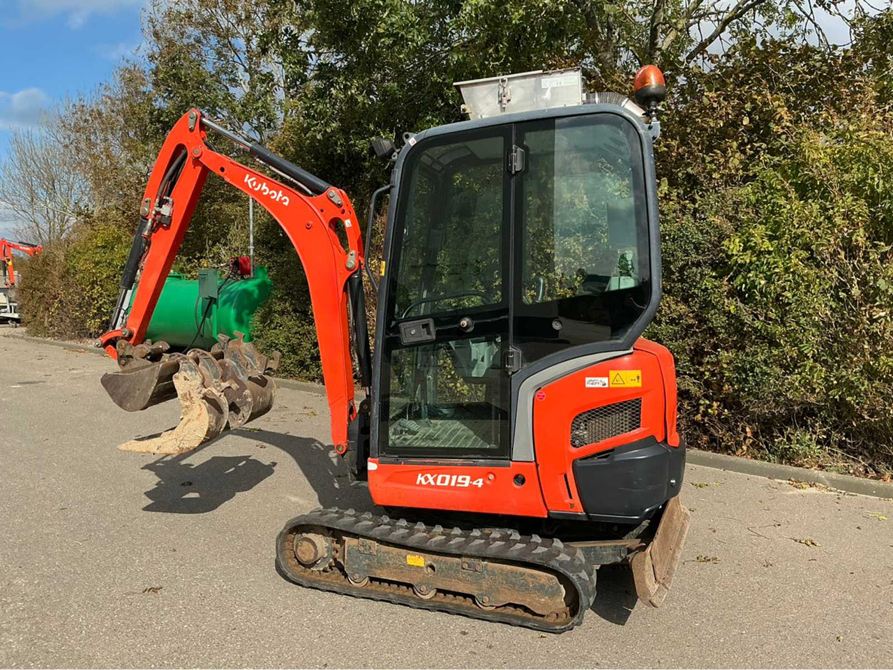 Kubota KX019-4 - Máy xúc mini: hình 4 Kubota KX019-4 - Máy xúc mini: hình 4