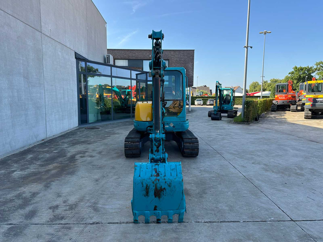 Kubota KX155-3 - Máy xúc bánh xích: hình 2 Kubota KX155-3 - Máy xúc bánh xích: hình 2