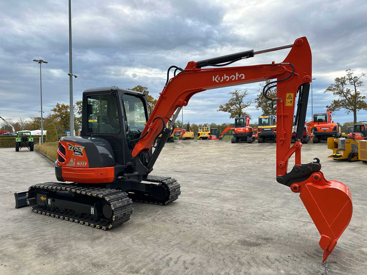 Kubota KX155-3SZ - Máy xúc bánh xích: hình 3 Kubota KX155-3SZ - Máy xúc bánh xích: hình 3