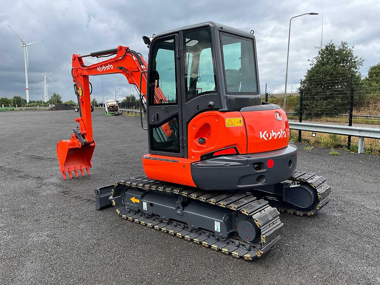 Kubota KX155-5 - Máy xúc bánh xích: hình 2 Kubota KX155-5 - Máy xúc bánh xích: hình 2