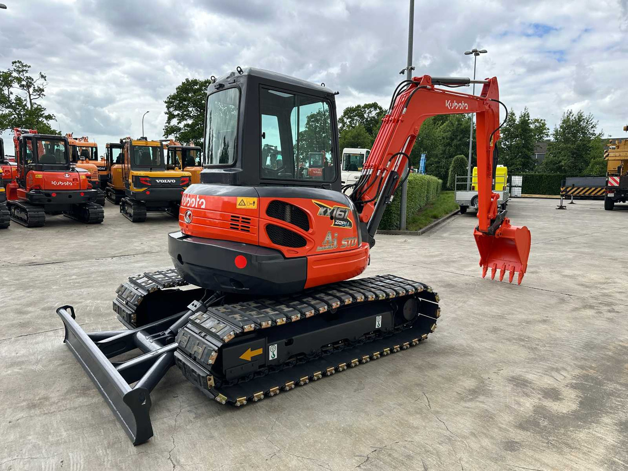 Kubota KX161-3 - Máy xúc bánh xích: hình 4 Kubota KX161-3 - Máy xúc bánh xích: hình 4