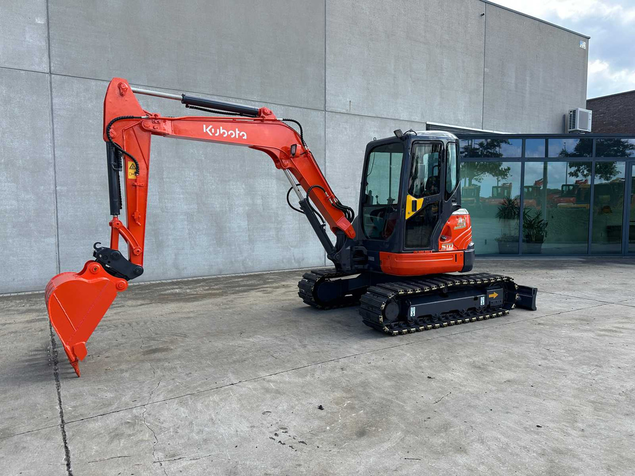 Kubota KX161-3 SZ - Máy xúc bánh xích: hình 1 Kubota KX161-3 SZ - Máy xúc bánh xích: hình 1