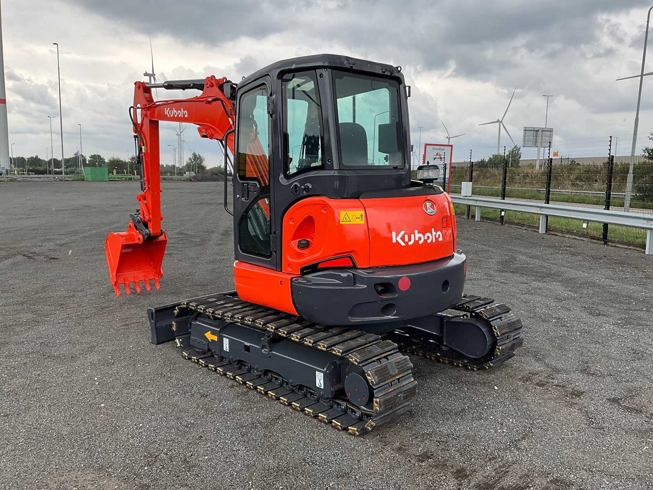 Kubota KX163-5 - Máy xúc bánh xích: hình 3 Kubota KX163-5 - Máy xúc bánh xích: hình 3
