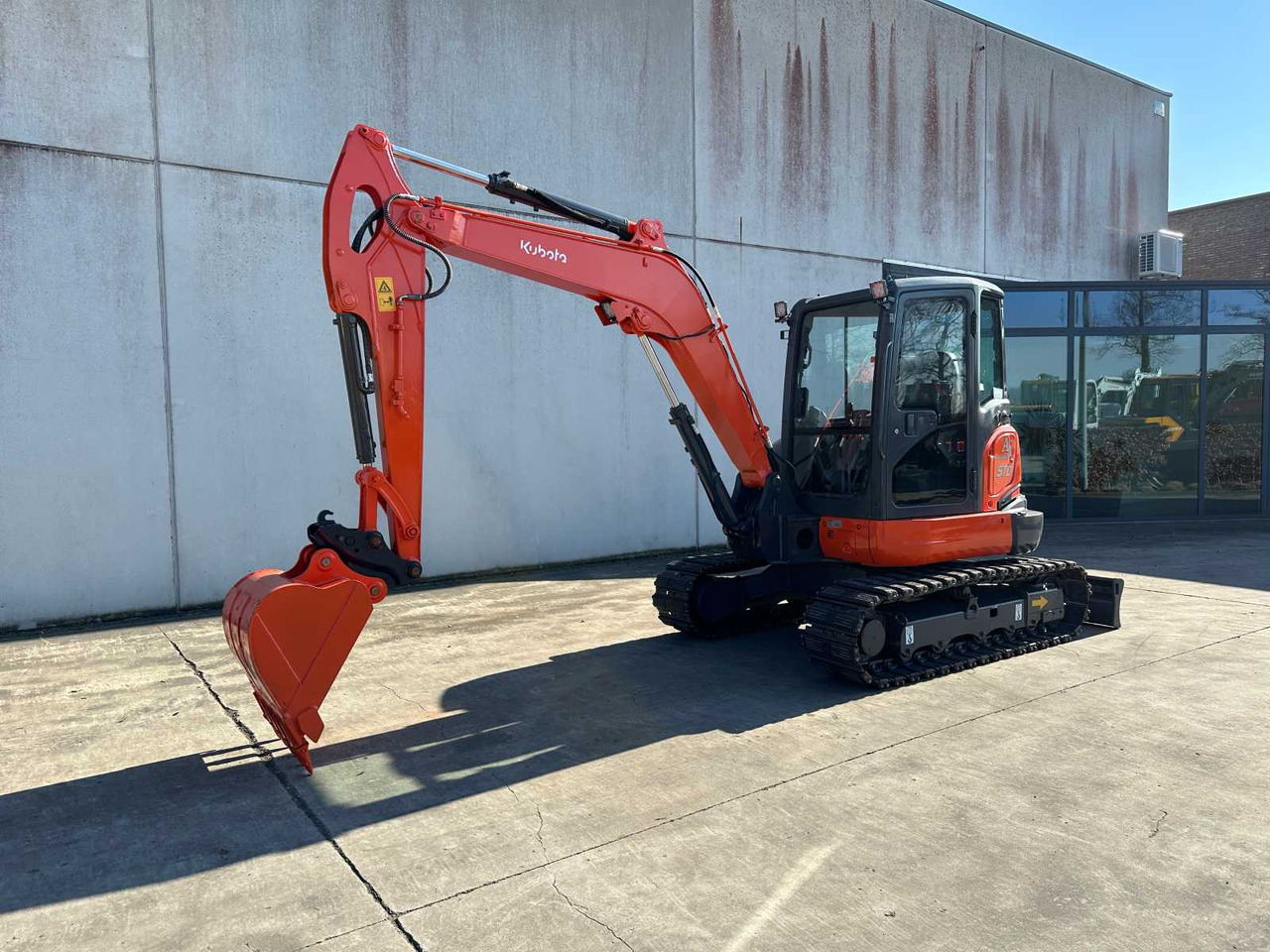 Kubota KX165-5 - Máy xúc bánh xích: hình 1 Kubota KX165-5 - Máy xúc bánh xích: hình 1