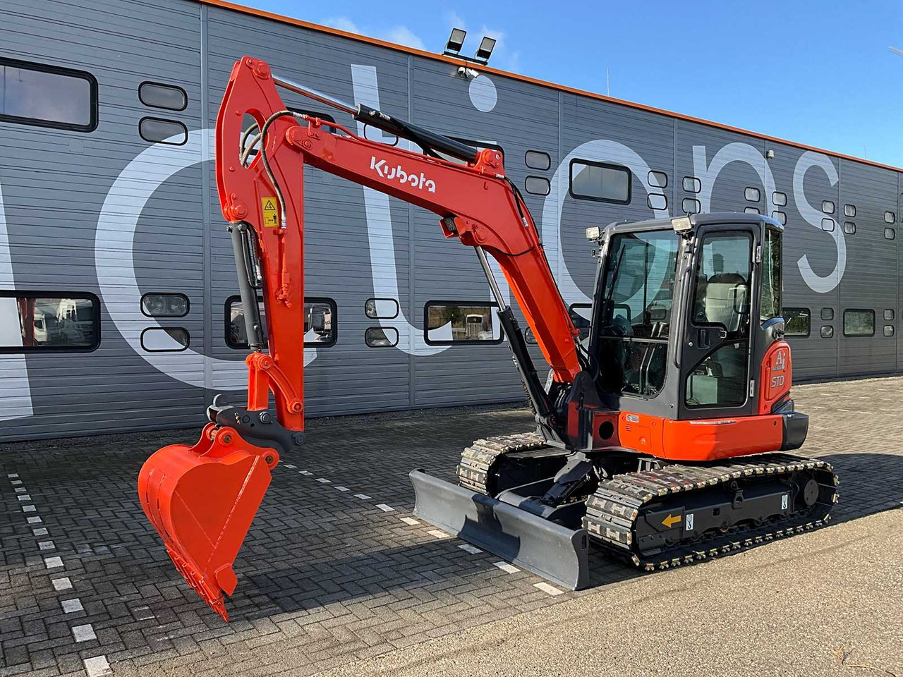 Kubota KX165-5 - Máy xúc bánh xích: hình 1 Kubota KX165-5 - Máy xúc bánh xích: hình 1