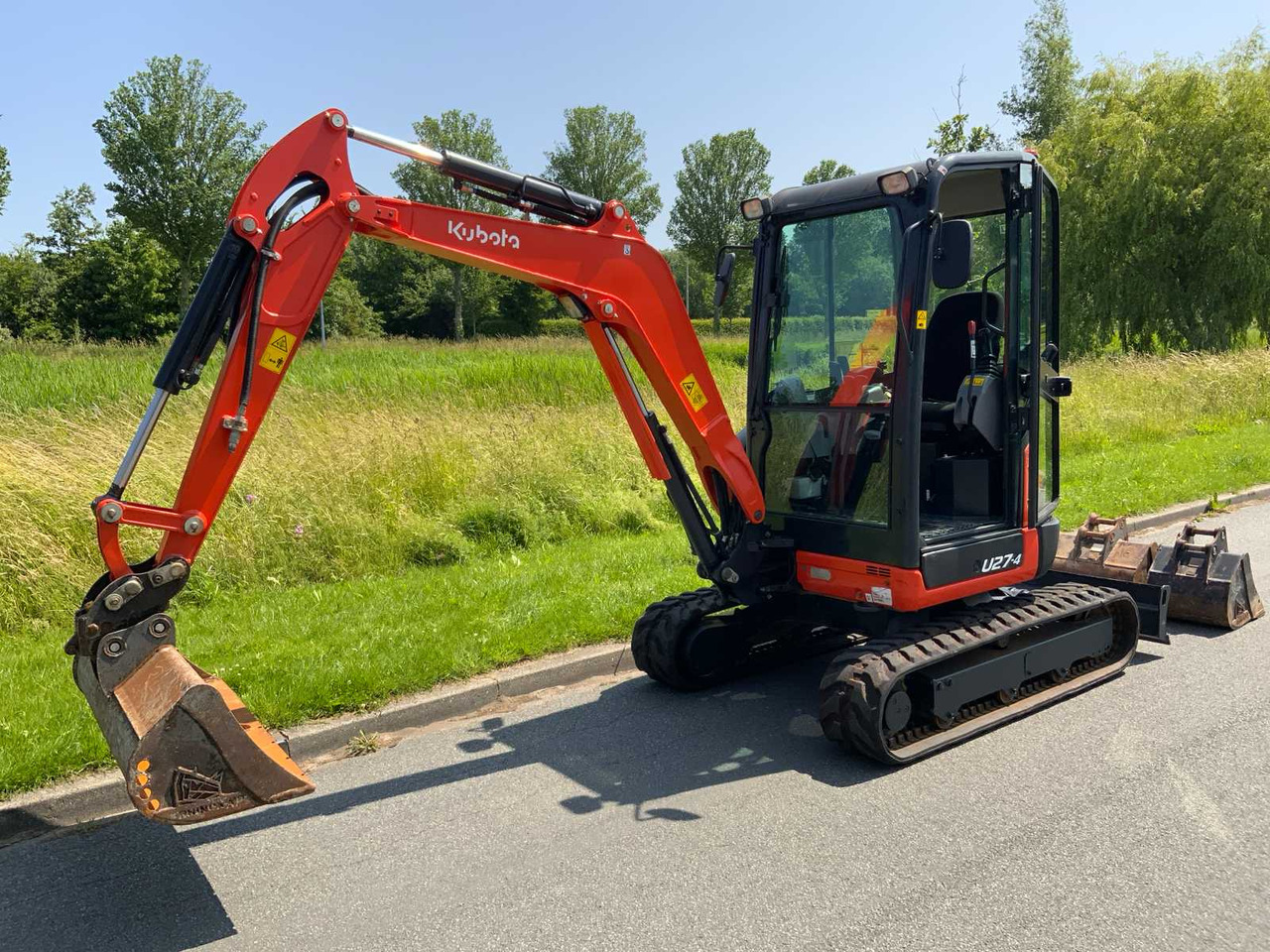 Kubota U27-4 - Máy xúc mini: hình 2 Kubota U27-4 - Máy xúc mini: hình 2
