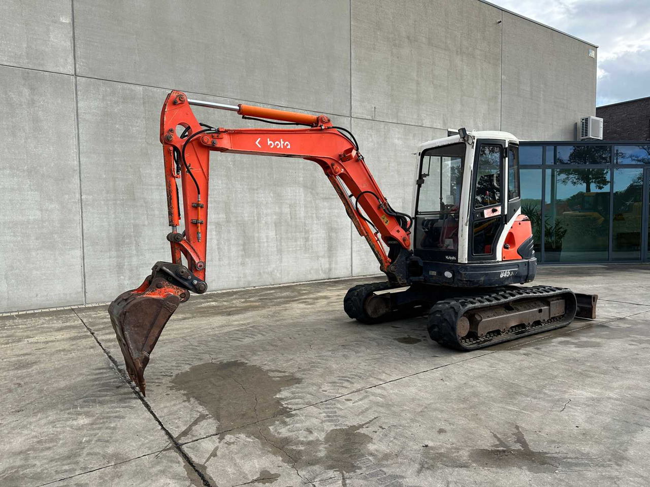 Kubota U45 - 3 - Máy xúc bánh xích: hình 1 Kubota U45 - 3 - Máy xúc bánh xích: hình 1