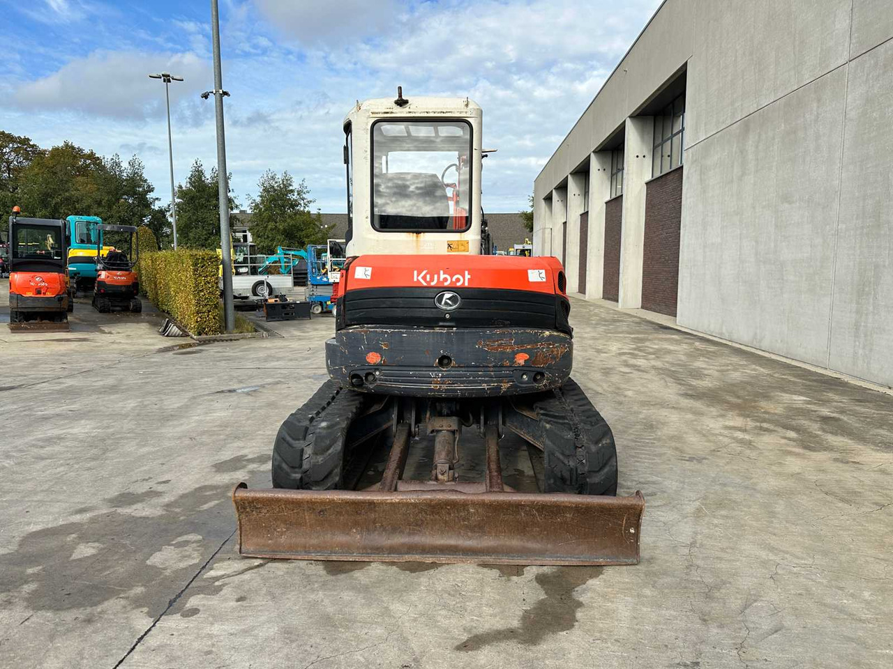 Kubota U45 - 3 - Máy xúc bánh xích: hình 5 Kubota U45 - 3 - Máy xúc bánh xích: hình 5
