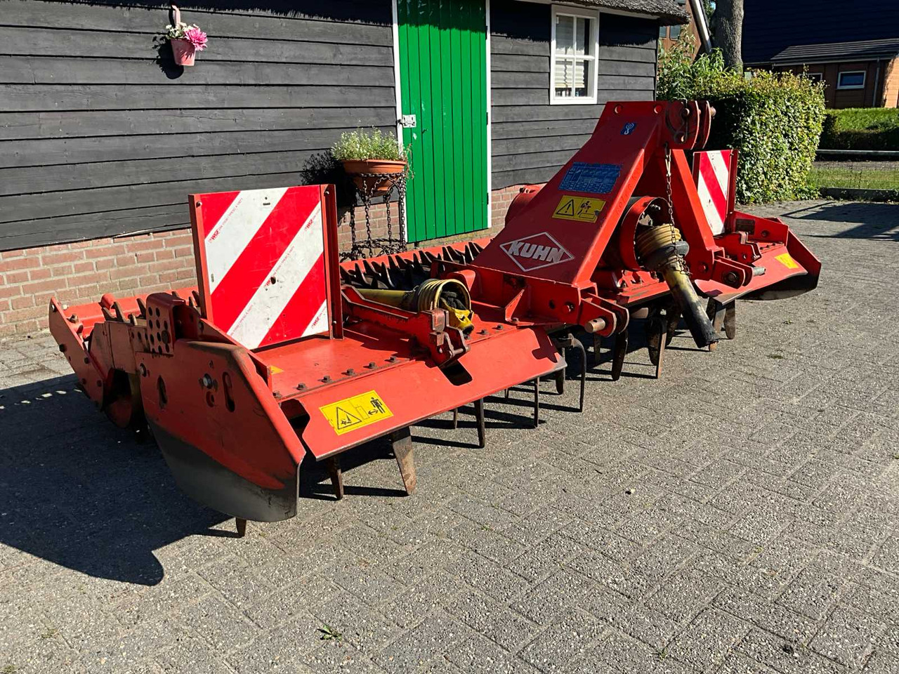 Kuhn HRB302D - Dàn xới lưỡi đứng: hình 3 Kuhn HRB302D - Dàn xới lưỡi đứng: hình 3