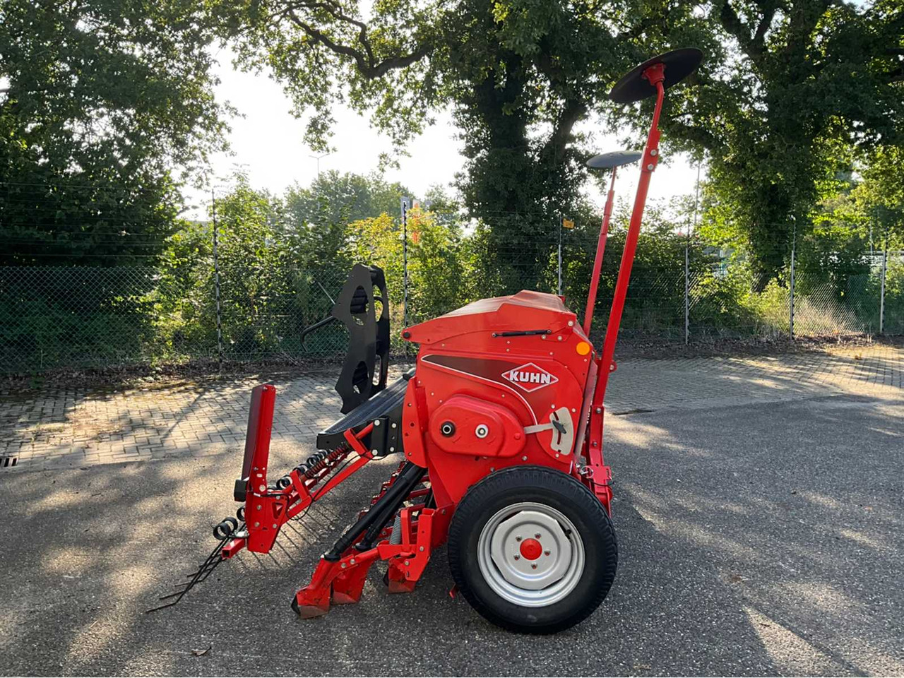 Kuhn Premia 300 - Trang thiết bị gieo hạt: hình 5 Kuhn Premia 300 - Trang thiết bị gieo hạt: hình 5