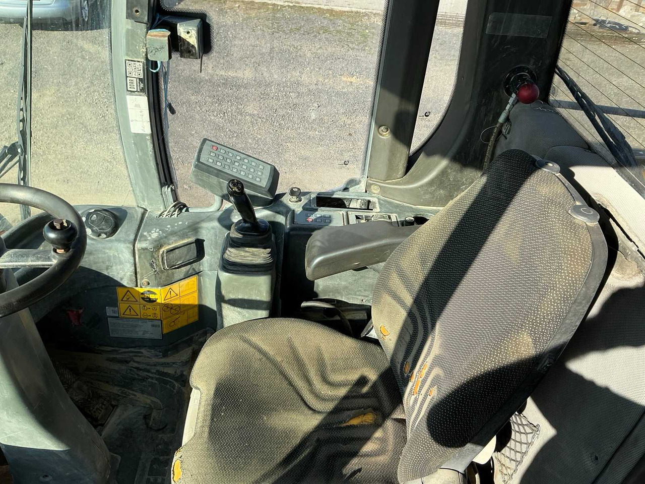 LIEBHERR - L576 - SHOVEL - 2014 - Máy xúc lật bánh lốp: hình 5 LIEBHERR - L576 - SHOVEL - 2014 - Máy xúc lật bánh lốp: hình 5