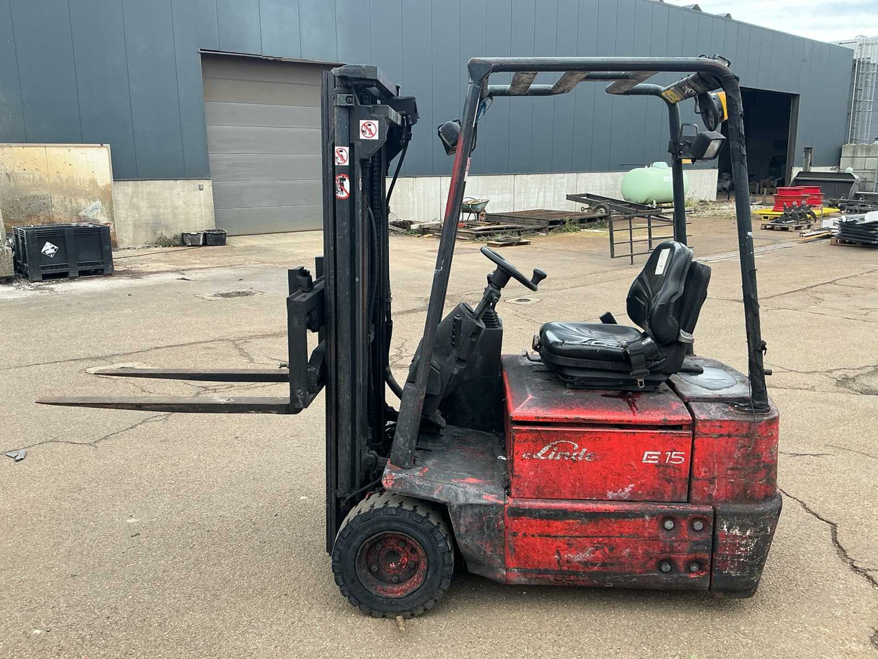 LINDE E15 FORKLIFT - Xe nâng: hình 2 LINDE E15 FORKLIFT - Xe nâng: hình 2