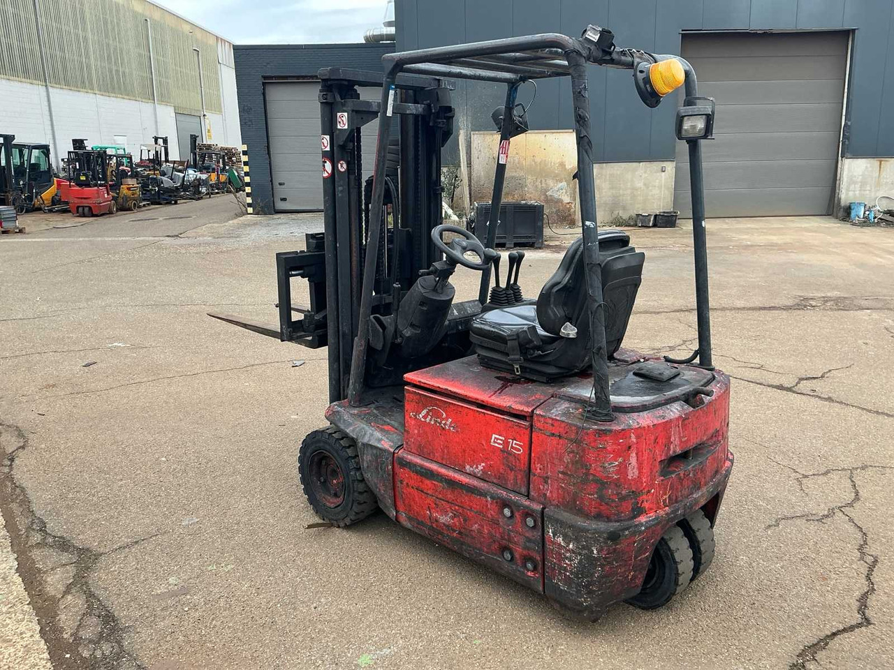 LINDE E15 FORKLIFT - Xe nâng: hình 3 LINDE E15 FORKLIFT - Xe nâng: hình 3