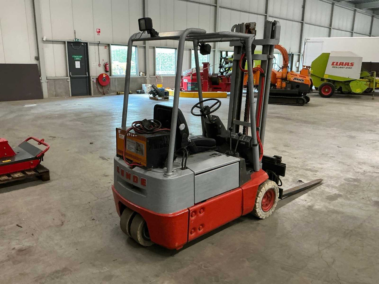 LINDE E15 FORKLIFT - Xe nâng: hình 3 LINDE E15 FORKLIFT - Xe nâng: hình 3