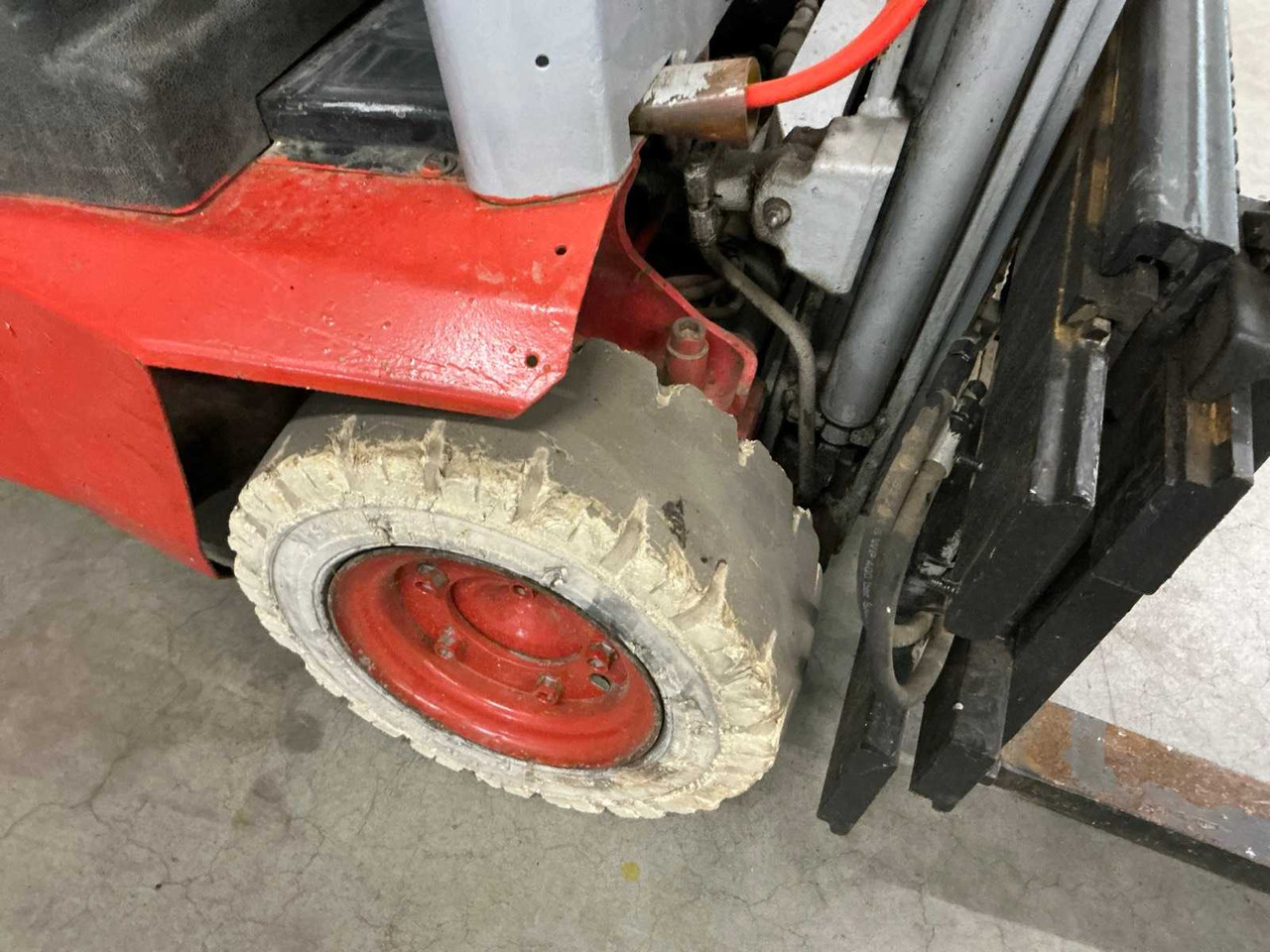 Xe nâng LINDE E15 FORKLIFT: hình 8 Xe nâng LINDE E15 FORKLIFT: hình 8