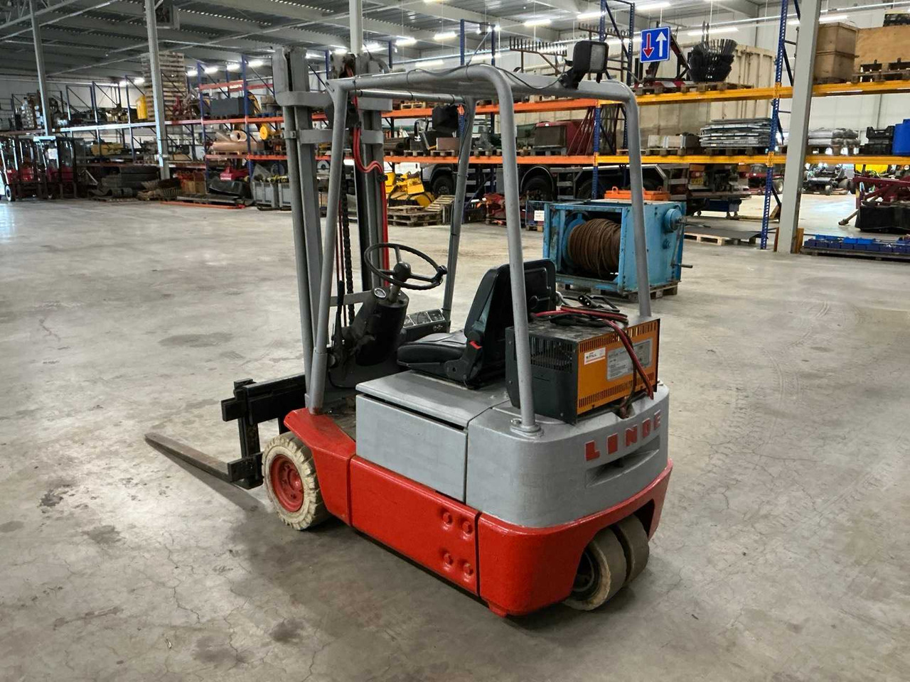 LINDE E15 FORKLIFT - Xe nâng: hình 4 LINDE E15 FORKLIFT - Xe nâng: hình 4