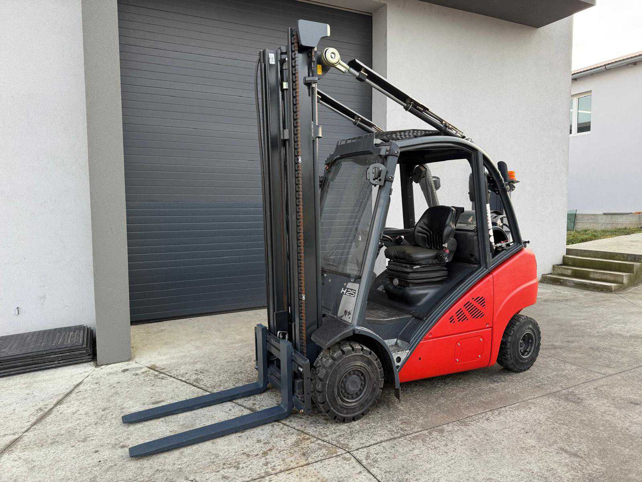 LINDE - H25T-01 - FORKLIFT TRUCKS - 2011 - Xe nâng: hình 1 LINDE - H25T-01 - FORKLIFT TRUCKS - 2011 - Xe nâng: hình 1