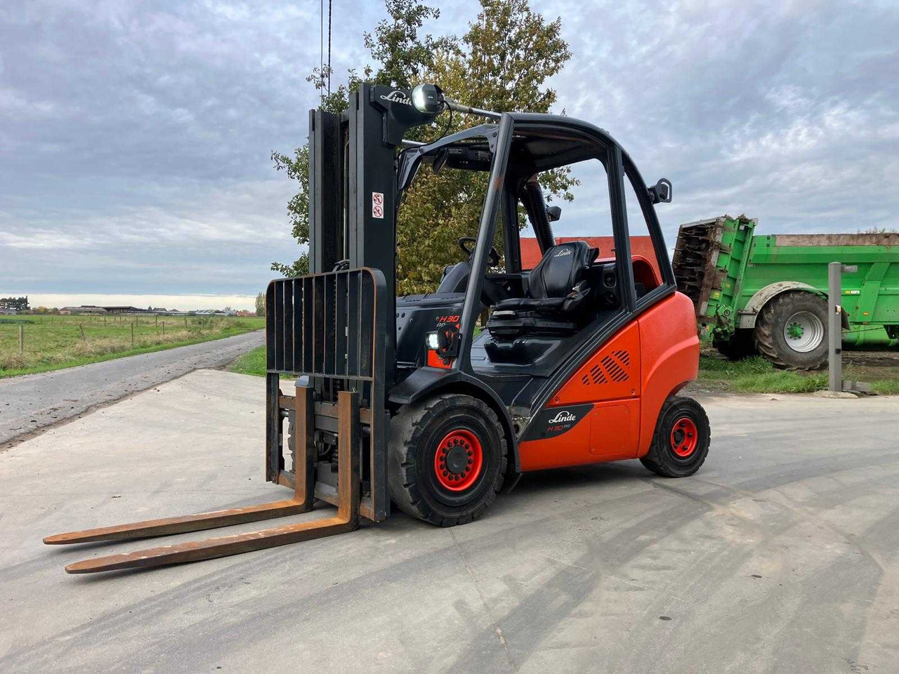 LINDE H30T-02 FORKLIFT 2019 - Xe nâng: hình 1 LINDE H30T-02 FORKLIFT 2019 - Xe nâng: hình 1