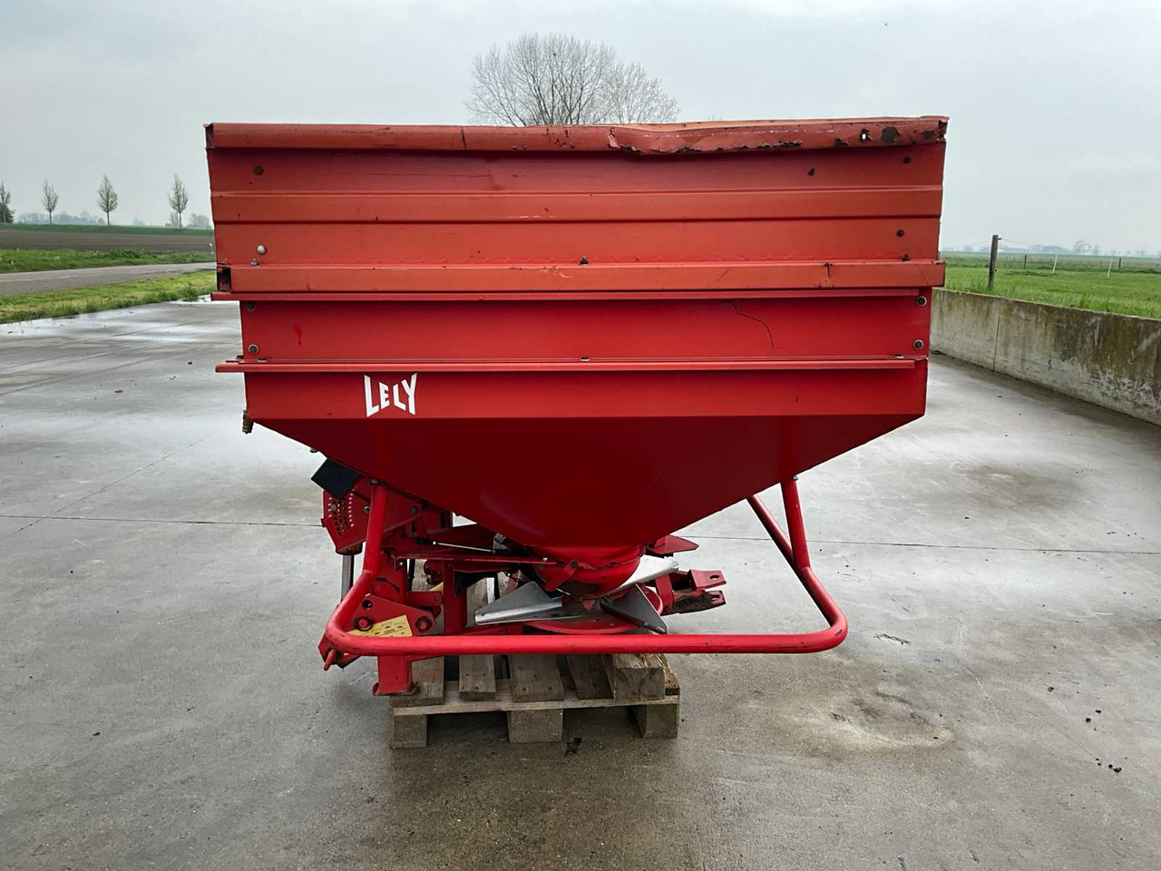 Lely Centerliner SL - Máy rải phân bón: hình 4 Lely Centerliner SL - Máy rải phân bón: hình 4