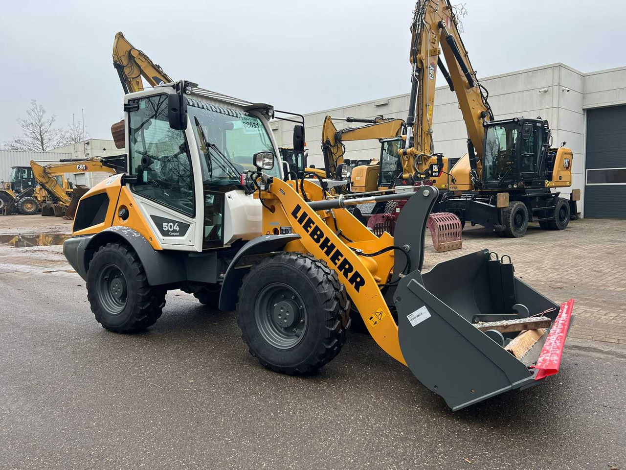 Liebherr L504 Compact - Máy xúc lật bánh lốp: hình 4 Liebherr L504 Compact - Máy xúc lật bánh lốp: hình 4