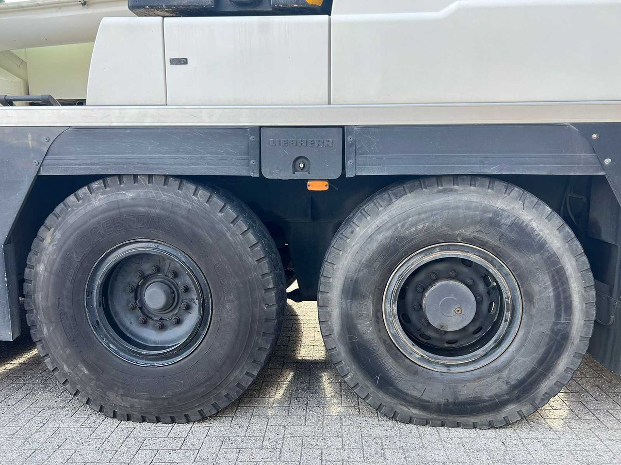 Liebherr LTM1060/2 - Cần cẩu: hình 3 Liebherr LTM1060/2 - Cần cẩu: hình 3